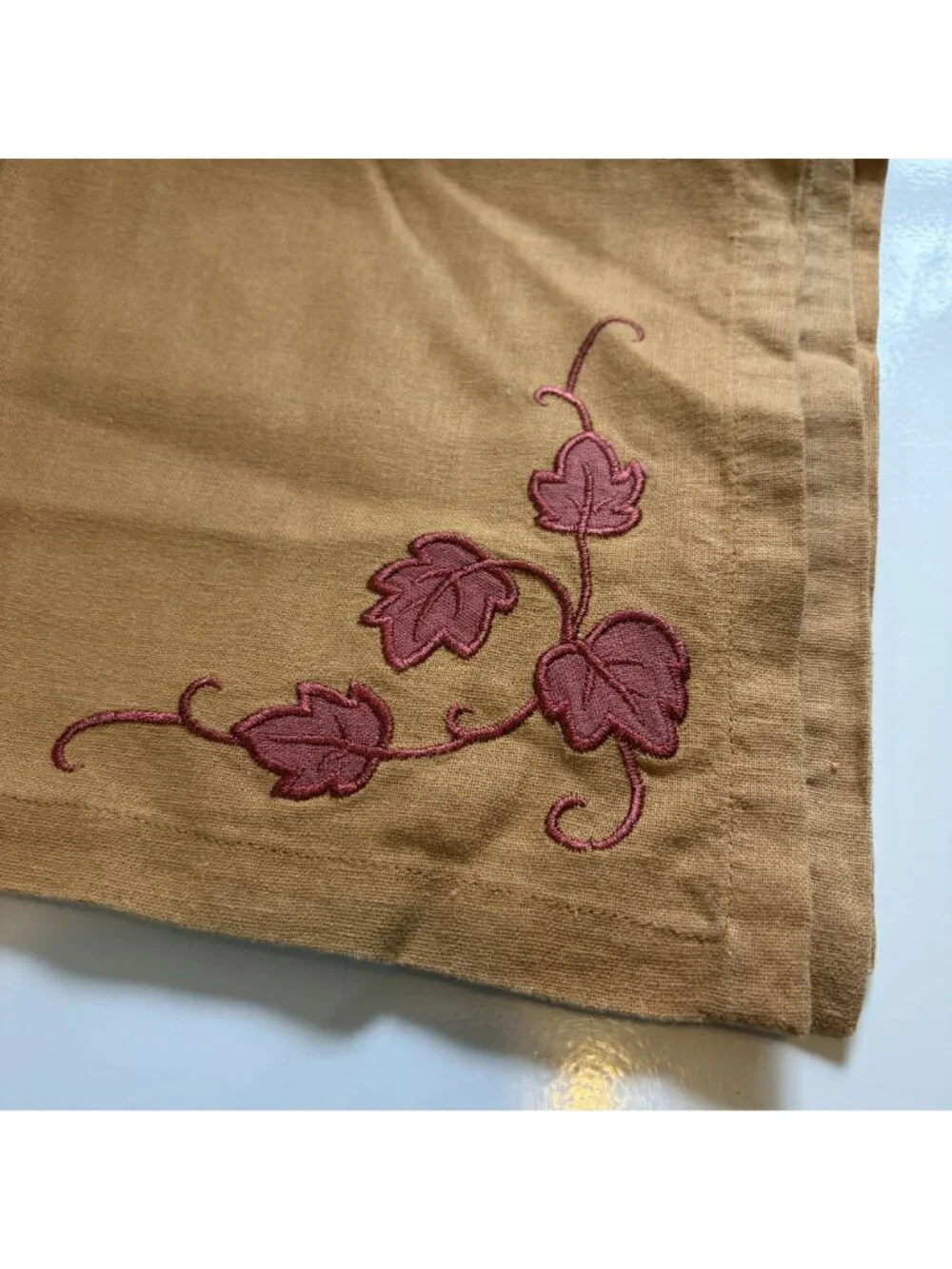 Set 4 Embroidered Linen Blend Napkins Red Leaf Design Harvest Thanksgiving Fall
